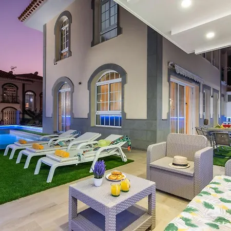 Luxury Holiday Heated Pool Villa *