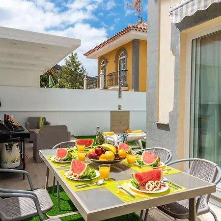 Luxury Holiday Heated Pool *