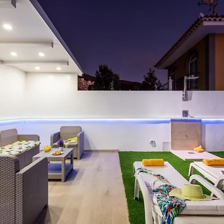 Luxury Holiday Heated Pool Villa *