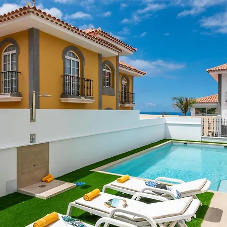 Luxury Holiday Heated Pool Villa *